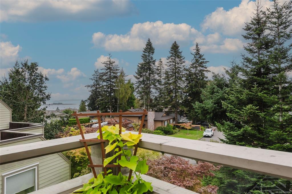 Fourth View of 2250 Manor Pl, Manor Park, Comox, BC, V9M 1C5