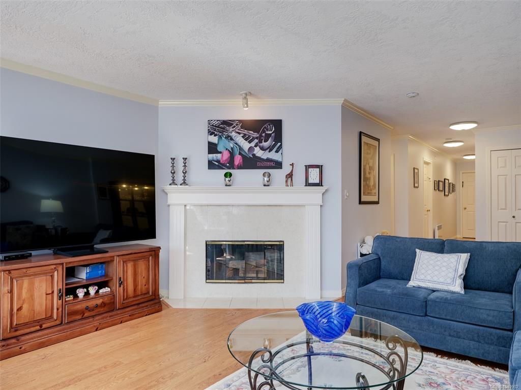 Fifth View of 2829 Arbutus Rd, Saanich, BC, V8N 5X5
