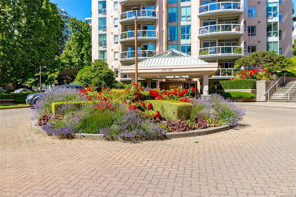 Third View of 1010 View St, Victoria, BC, V8V 4Y3