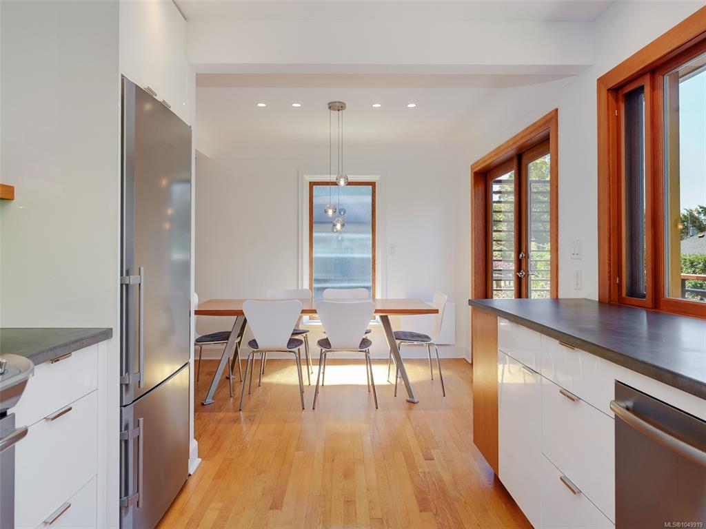 Fifth View of 1814 Belmont Ave, Victoria, BC, V8R 3Z2