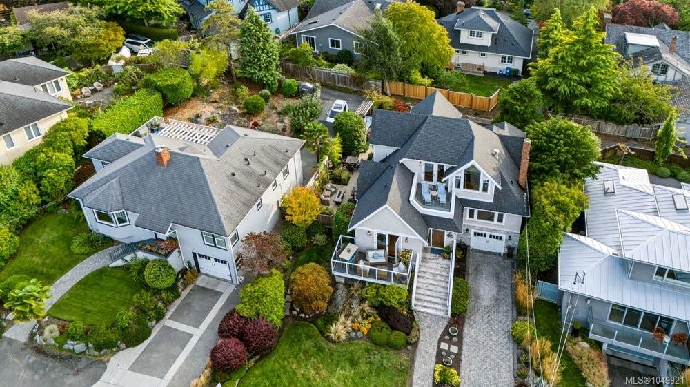 Fifth View of 1244 Beach Dr, Oak Bay, BC, V8S 2N3