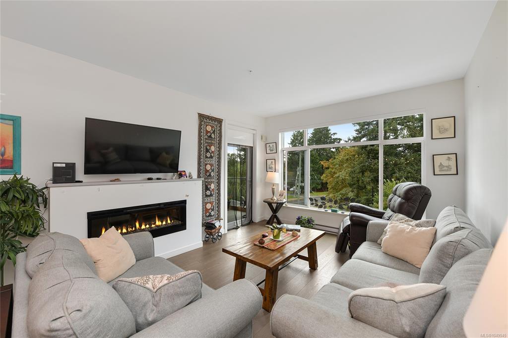 Third View of 7162 West Saanich Rd, Central Saanich, BC, V8M 1P6
