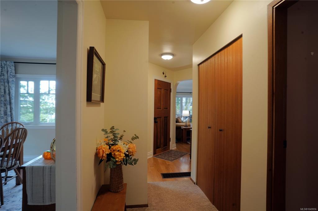 Fourth View of 180 Island Hwy, View Royal, BC, V9B 1G2