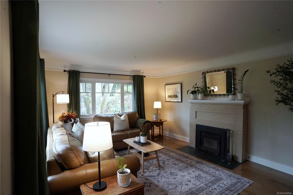 Fifth View of 180 Island Hwy, View Royal, BC, V9B 1G2
