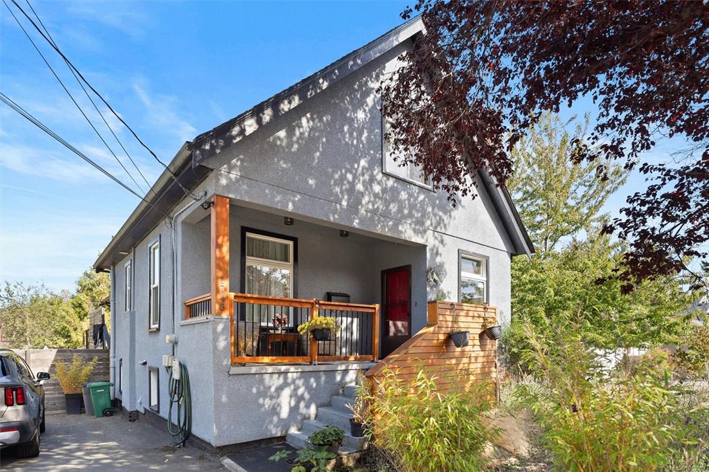 Third View of 1746 Pembroke St, Victoria, BC, V8R 1W6
