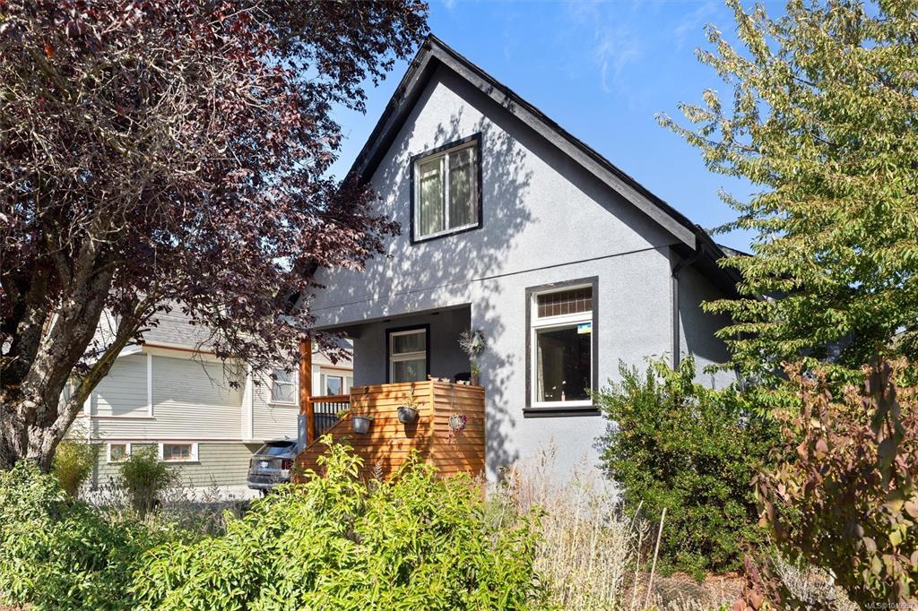 Fourth View of 1746 Pembroke St, Victoria, BC, V8R 1W6