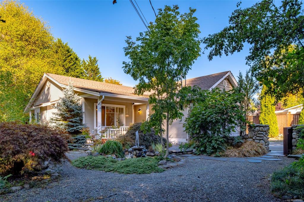Second View of 821 Park Ave, Nanaimo, BC, V9R 4H9