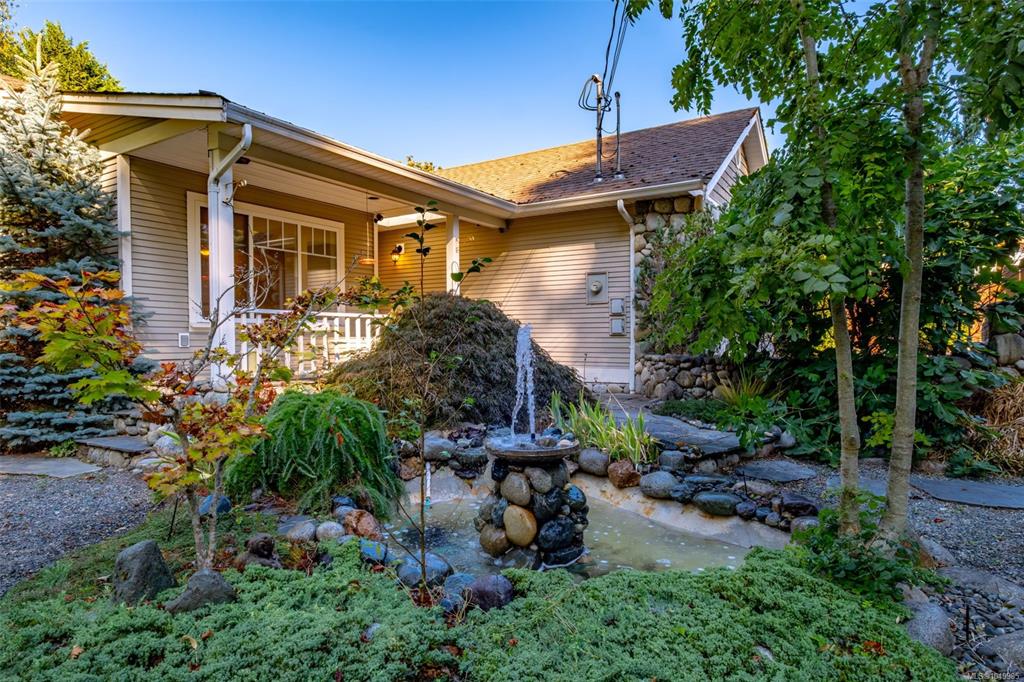 Third View of 821 Park Ave, Nanaimo, BC, V9R 4H9