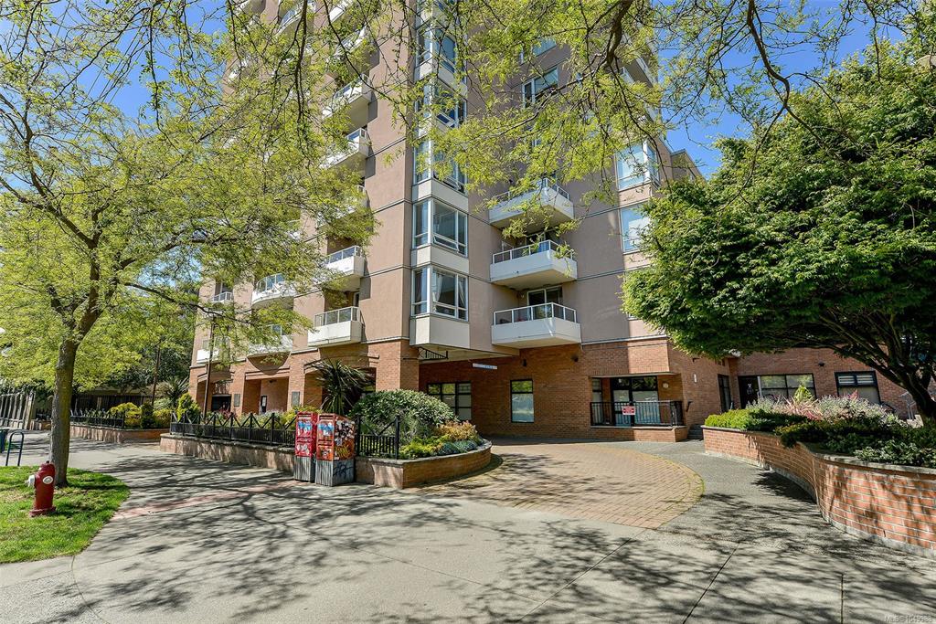 Second View of 930 Yates St, Victoria, BC, V8V 4Z3