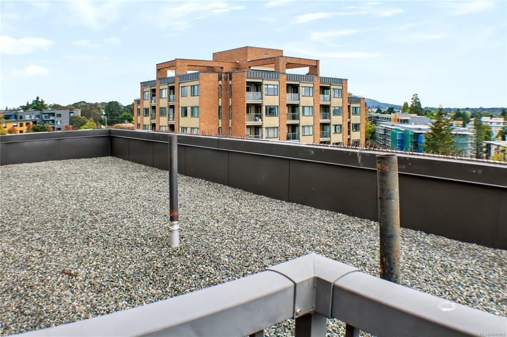 103 Gorge Rd E, 1049993, BC,