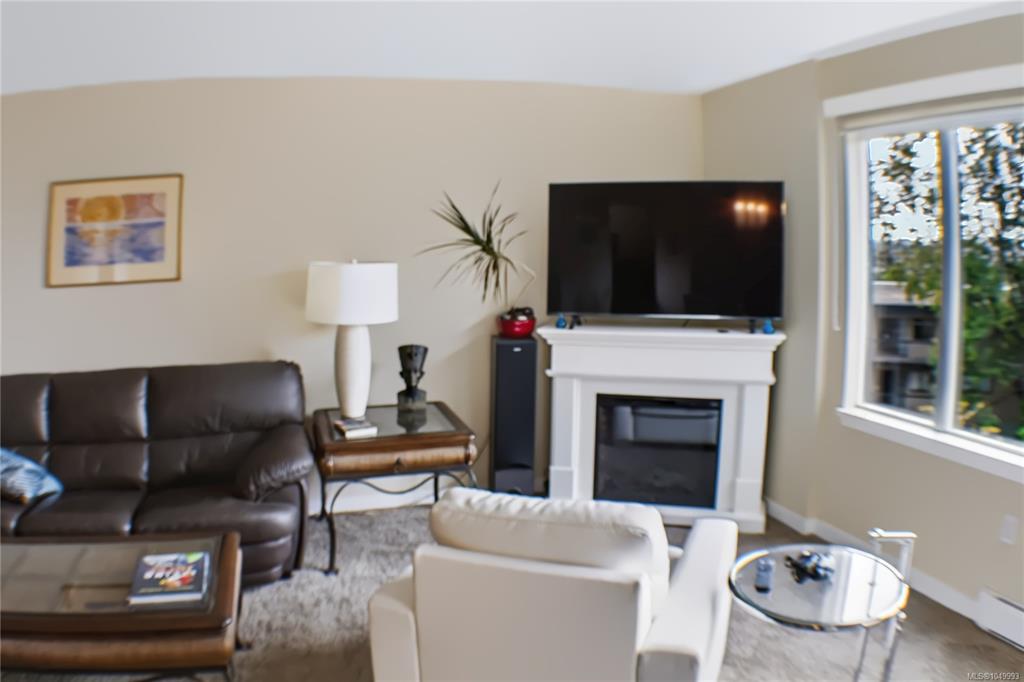 Fifth View of 103 Gorge Rd E, Victoria, BC, V9A 6Z2