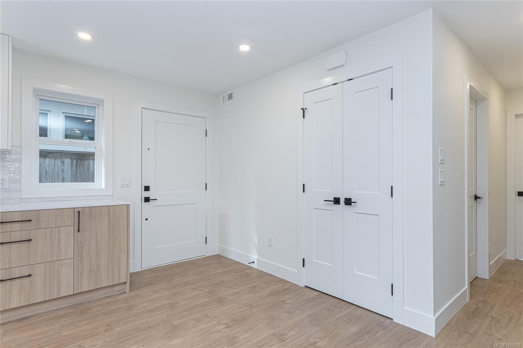 Fourth View of 2235 Shelbourne St, Victoria, BC, V8R 4L2