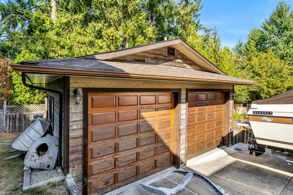 Fourth View of 800 Seamist Pl, Saanich, BC, V8Y 2R4