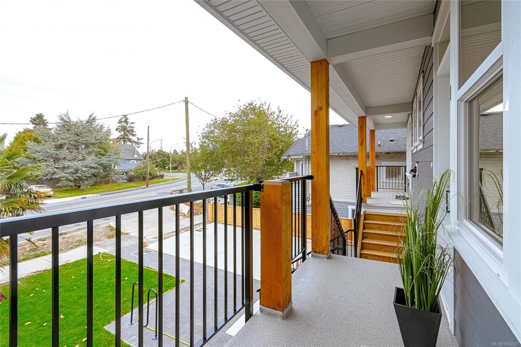 Fifth View of 2235 Shelbourne St, Victoria, BC, V8R 4L2