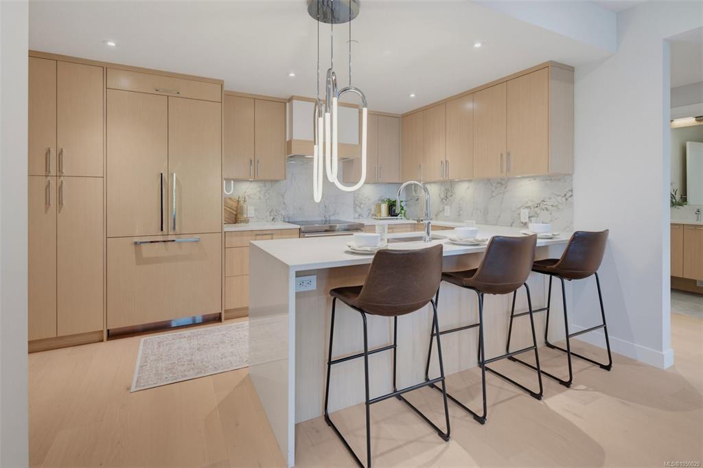 Fourth View of 5229 Cordova Bay Rd, Tiller & Grace, Saanich, BC, V8Y 2L1