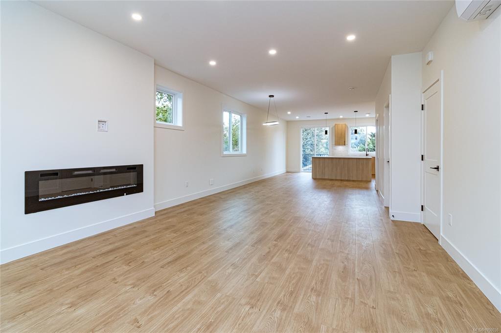 Fourth View of 2235 Shelbourne St, Victoria, BC, V8R 4L2