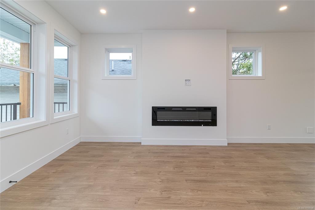 Fifth View of 2235 Shelbourne St, Victoria, BC, V8R 4L2