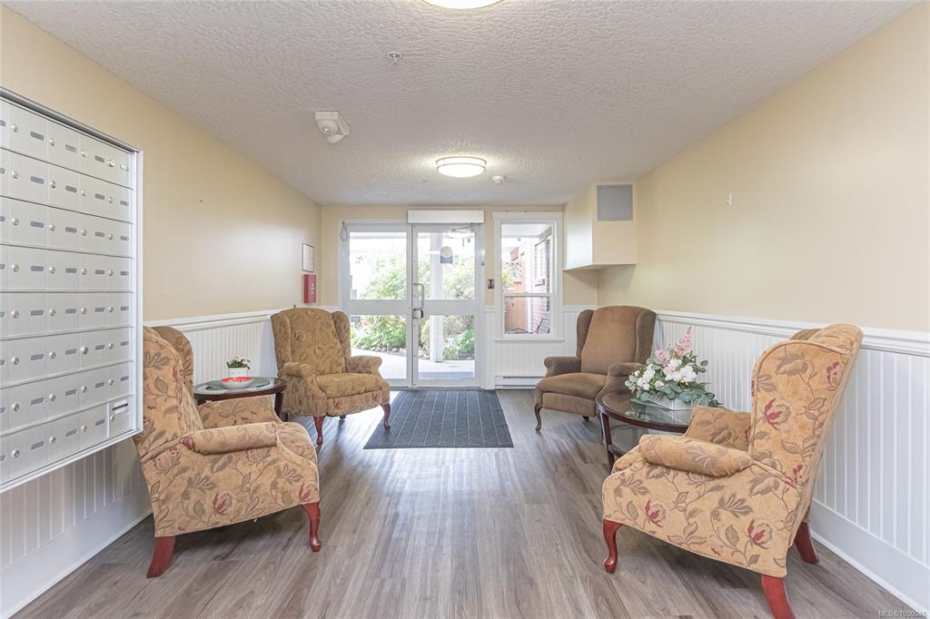 Fourth View of 4536 Viewmont Ave, Viewmont Heights, Saanich, BC, V8Z 5L2