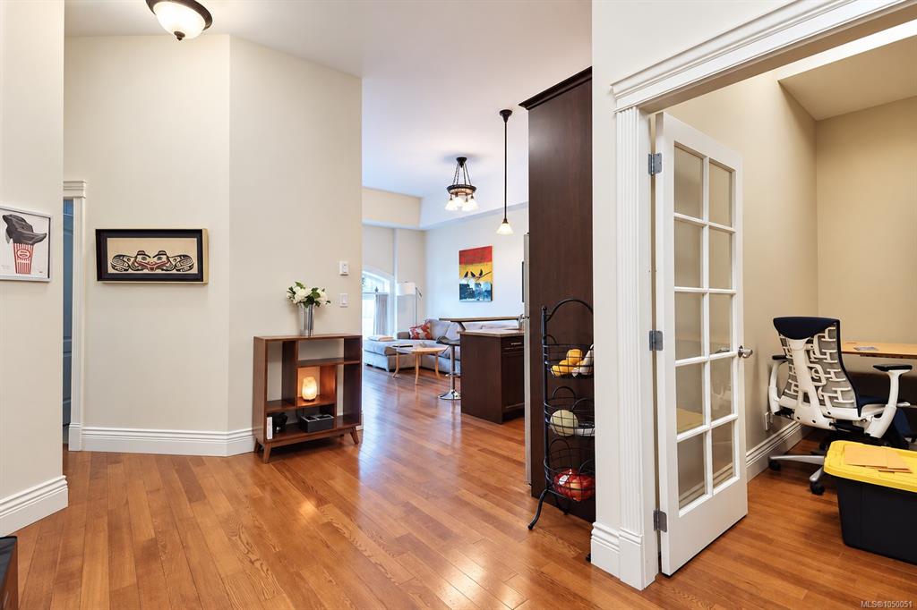 Fifth View of 1602 Quadra St, The Palladian, Victoria, BC, V8W 2L4