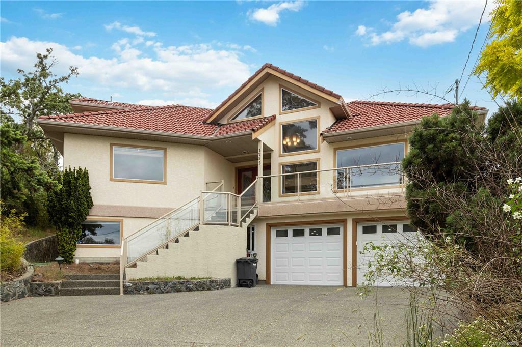 1785 Cedar Hill Cross Rd, 1050055, BC,