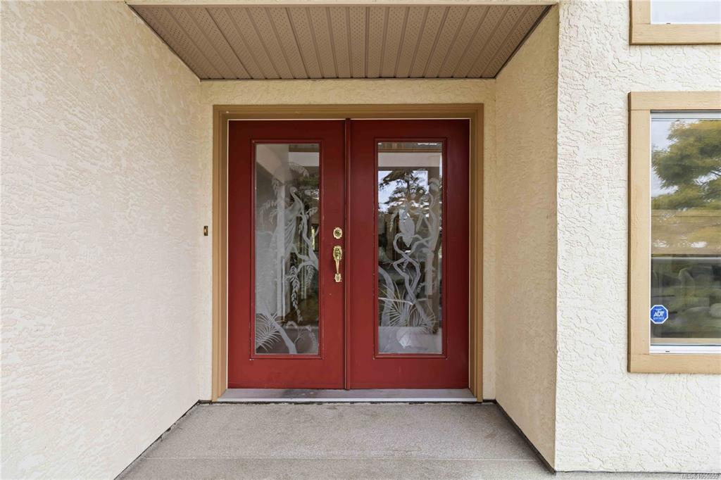 Fifth View of 1785 Cedar Hill Cross Rd, Saanich, BC, V8P 2R2