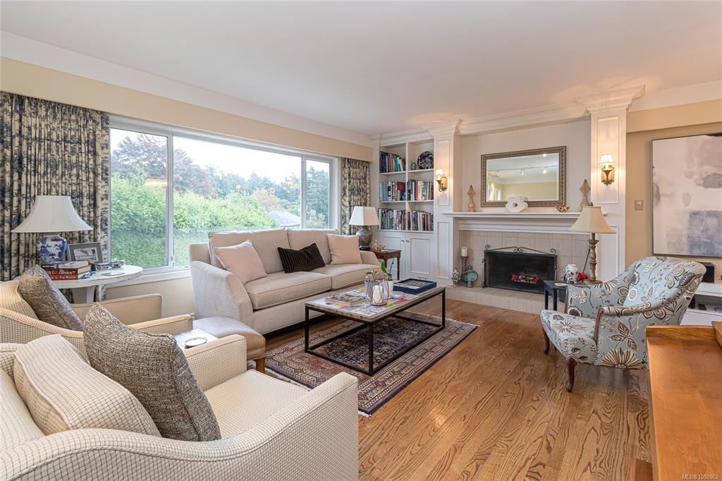 Fifth View of 3884 Finnerty Rd, Saanich, BC, V8N 4A2