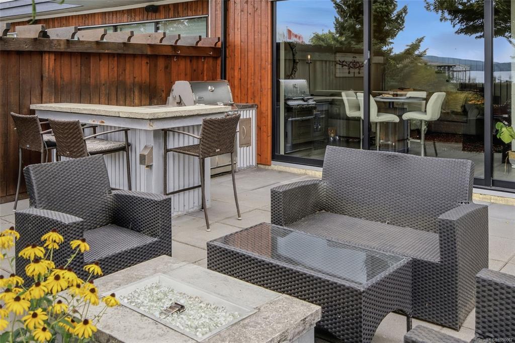 Fifth View of 744 Handy Rd, Mill Bay, BC, V0R 2P1