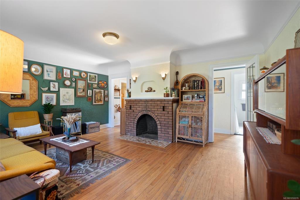 Fifth View of 3015 Earl Grey St, Saanich, BC, V9B 1L1
