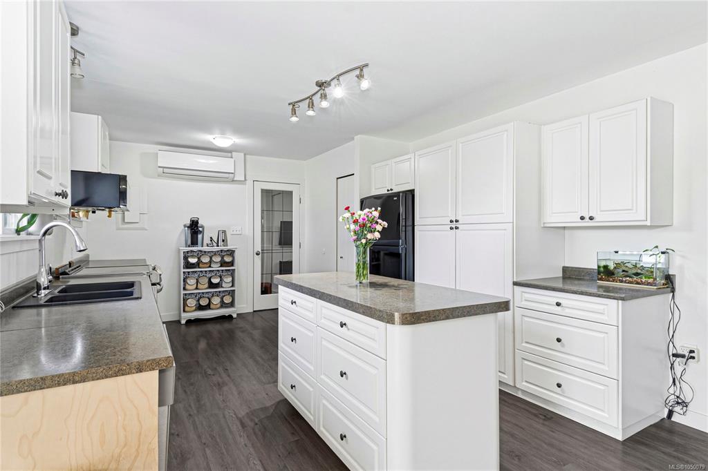 Fourth View of 920 Watson Cres, Campbell River, BC, V9W 5N4
