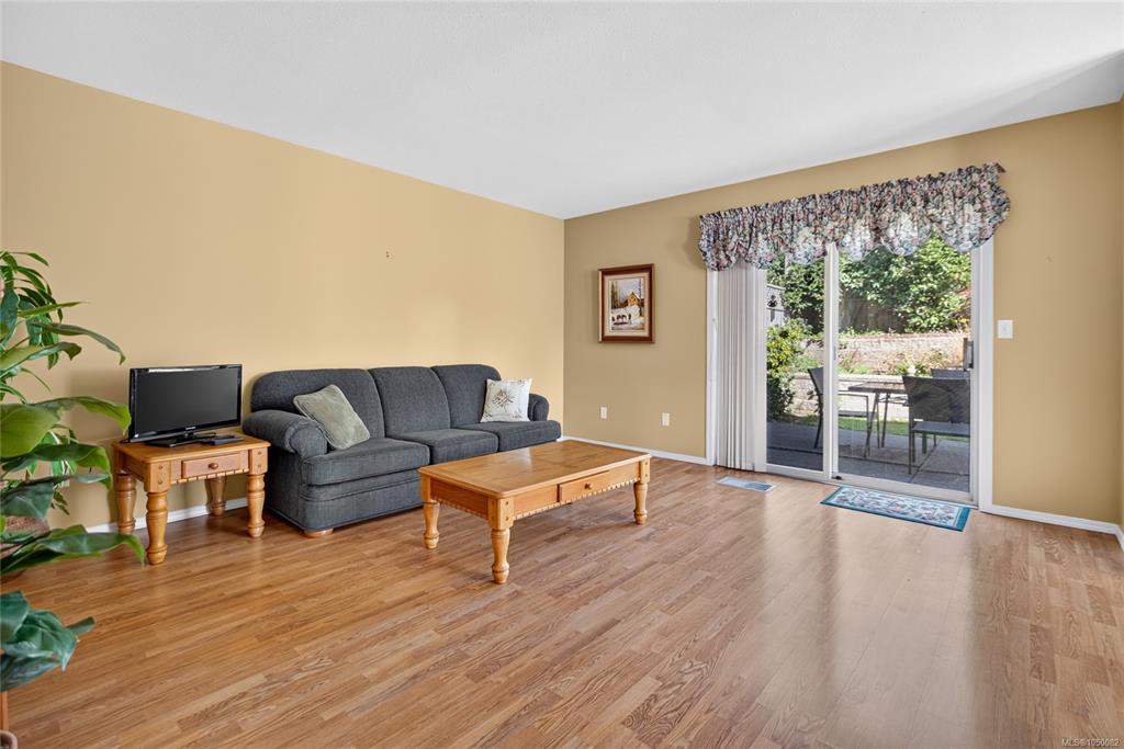 Fourth View of 395 Nim Nim Ave, Courtenay, BC, V9N 5P9