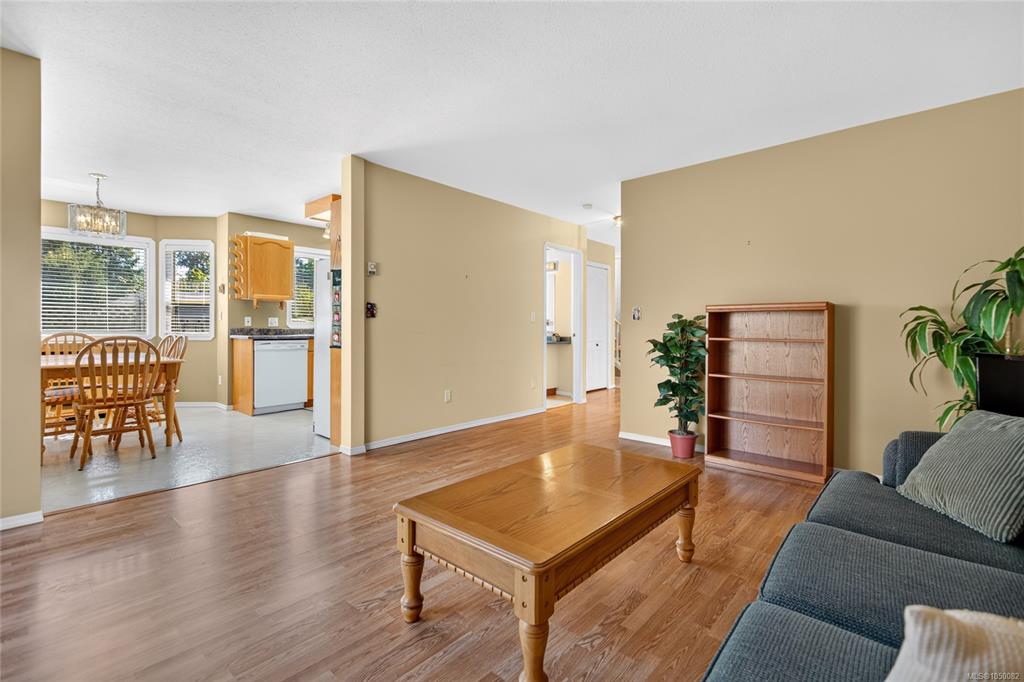 Fifth View of 395 Nim Nim Ave, Courtenay, BC, V9N 5P9