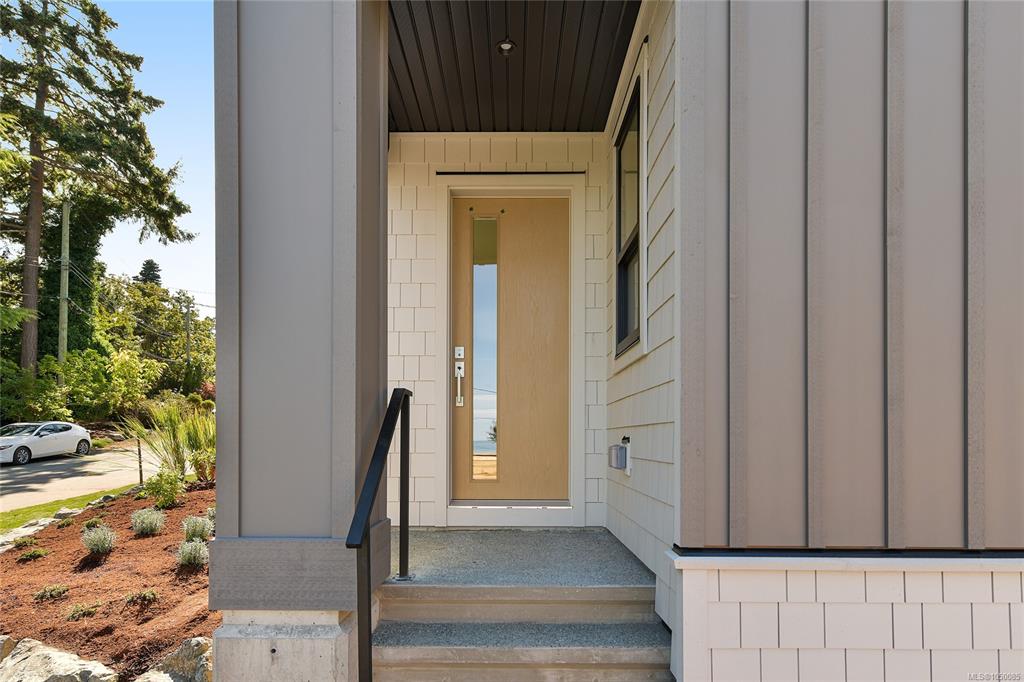 Fourth View of 4430 Shore Way, Saanich, BC, V8N 3T9