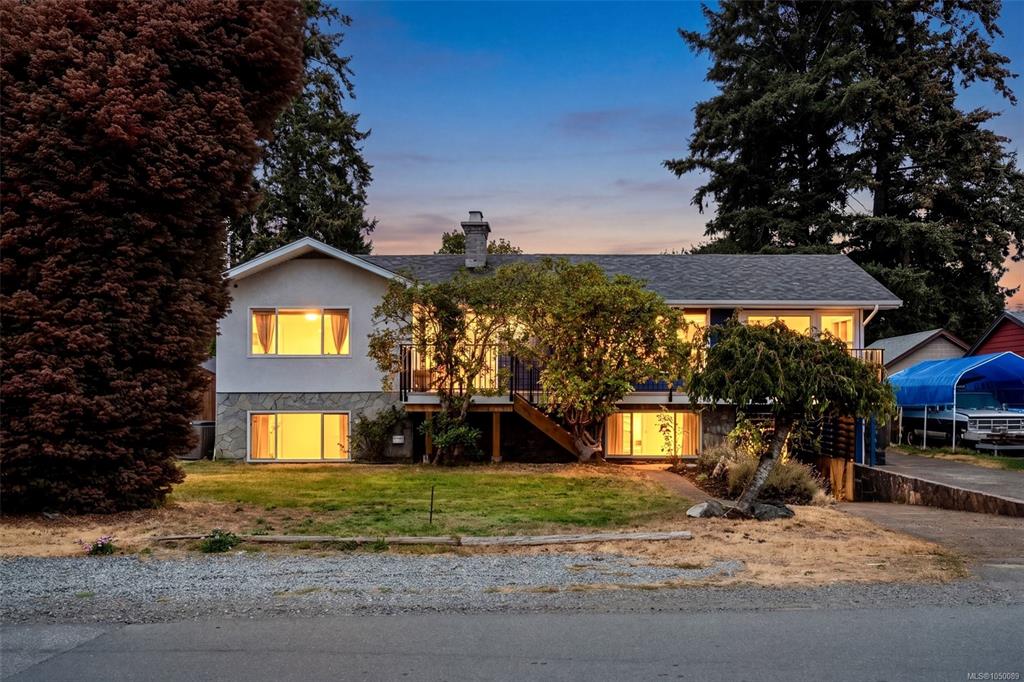 Third View of 560 Ridley Dr, Colwood, BC, V9C 1K4