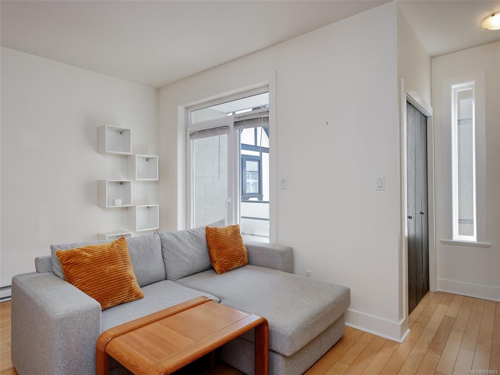 Fifth View of 1022 Fort St, Victoria, BC, V8V 3K4