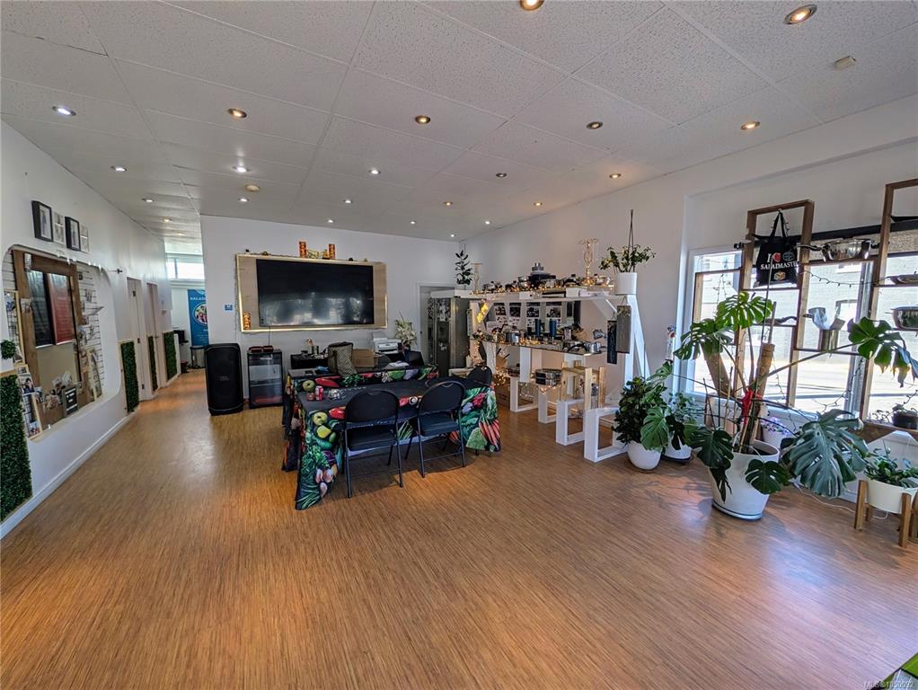 Fifth View of 2000 Douglas St, Victoria, BC, V8T 4L1