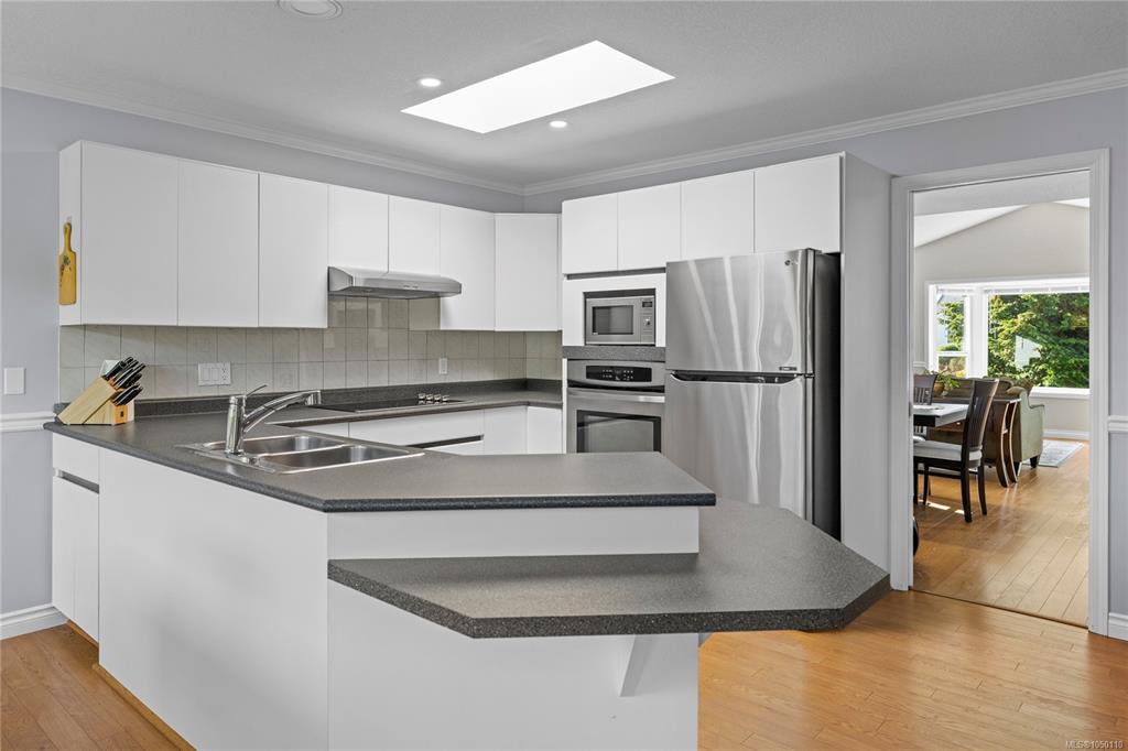 Third View of 1133 Wellington Dr, Qualicum Beach, BC, V9K 2H6