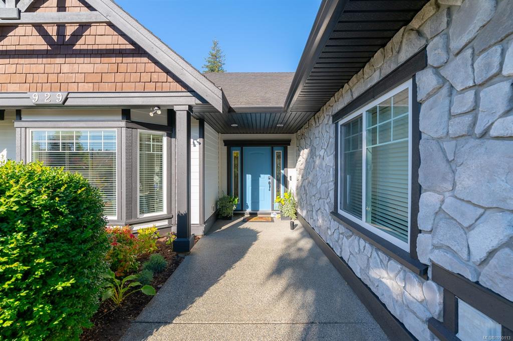 Fifth View of 929 Deloume Rd, Mill Springs Village, Mill Bay, BC, V0R 2P1