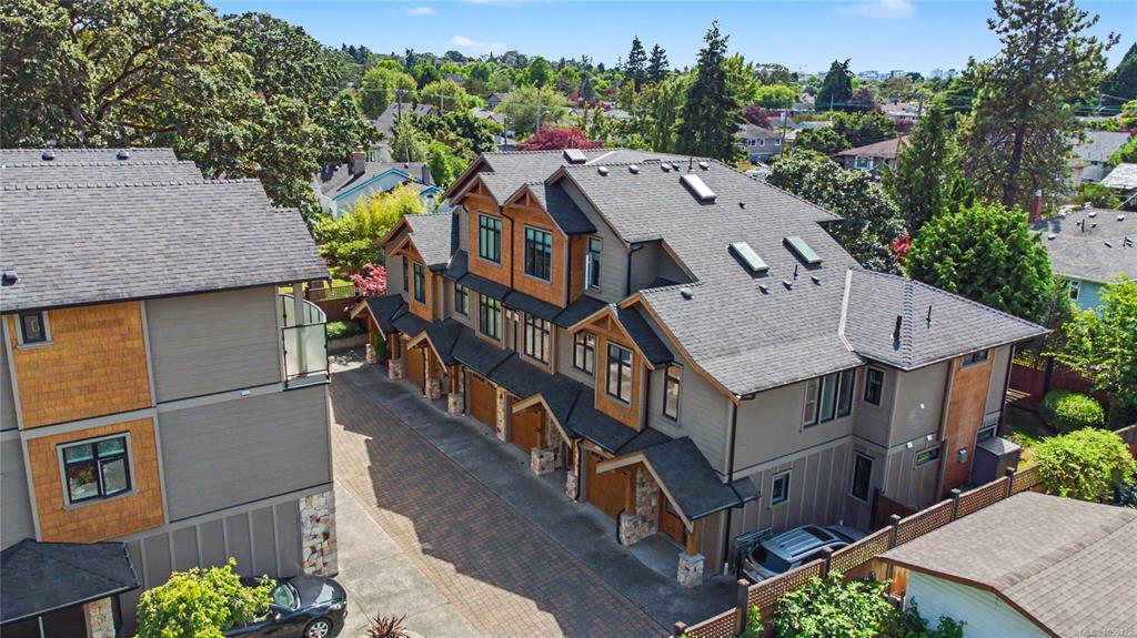 Fifth View of 2622 Shelbourne St, Greystoke Seven, Victoria, BC, V8R 4L9
