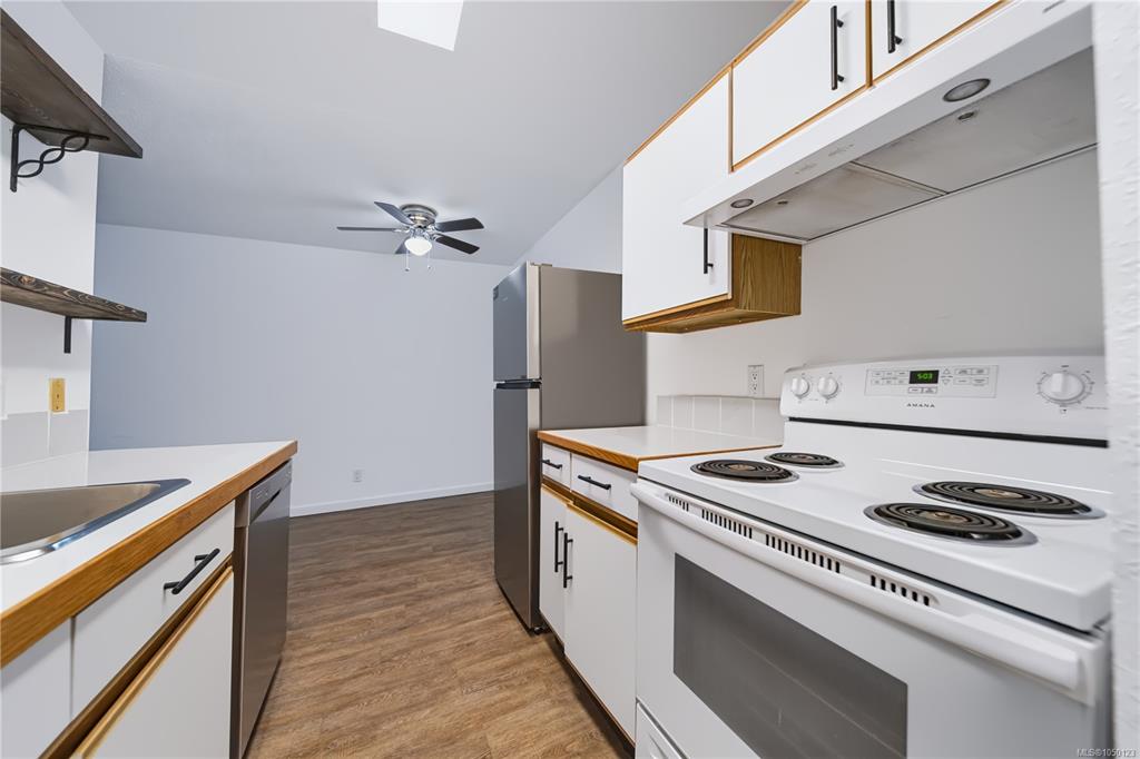 Fourth View of 1600 Dufferin Cres, Nanaimo, BC, V9S 5N2