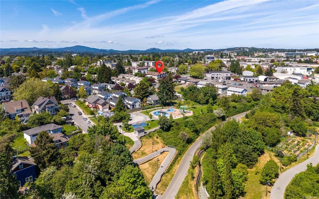 Third View of 3154 Washington Ave, Victoria, BC, V9A 1P6
