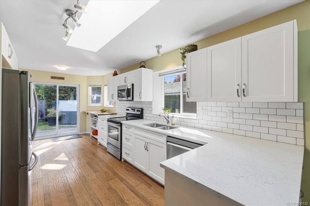 Fourth View of 620 Spruce St, Qualicum Beach, BC, V9K 1J1