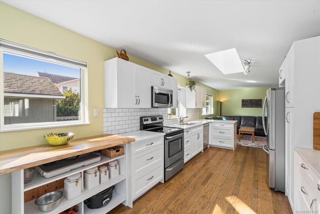 Fifth View of 620 Spruce St, Qualicum Beach, BC, V9K 1J1