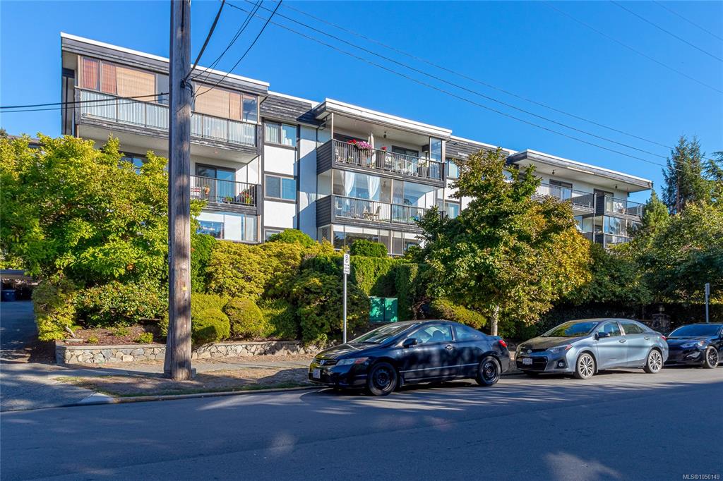 1039 Linden Ave, 1050149, BC,