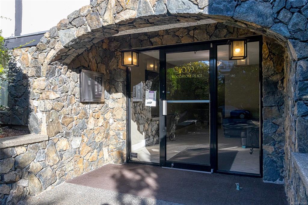Third View of 1039 Linden Ave, Victoria, BC, V8V 4H4