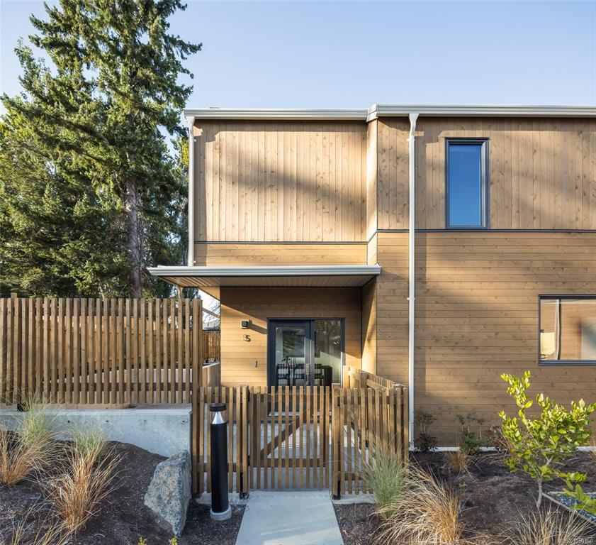 1520 Louise Pl, 1050160, BC,