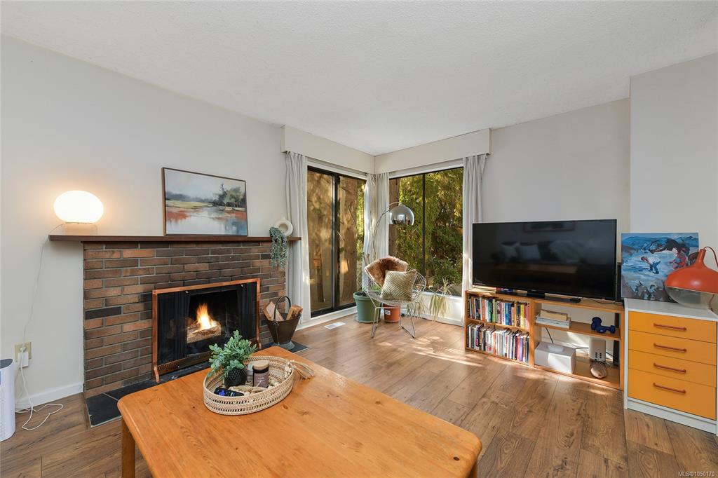 Third View of 4039 Daffodil Pl, Saanich, BC, V8Z 6G1