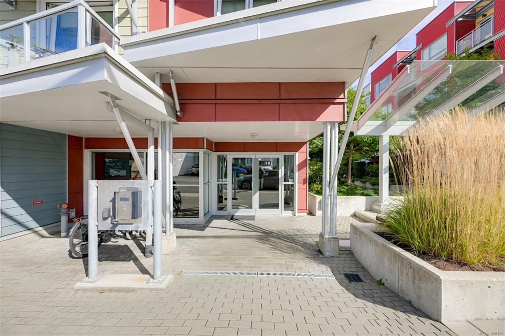 Third View of 787 Tyee Rd, Bonds Landing, Victoria, BC, V9A 7R5