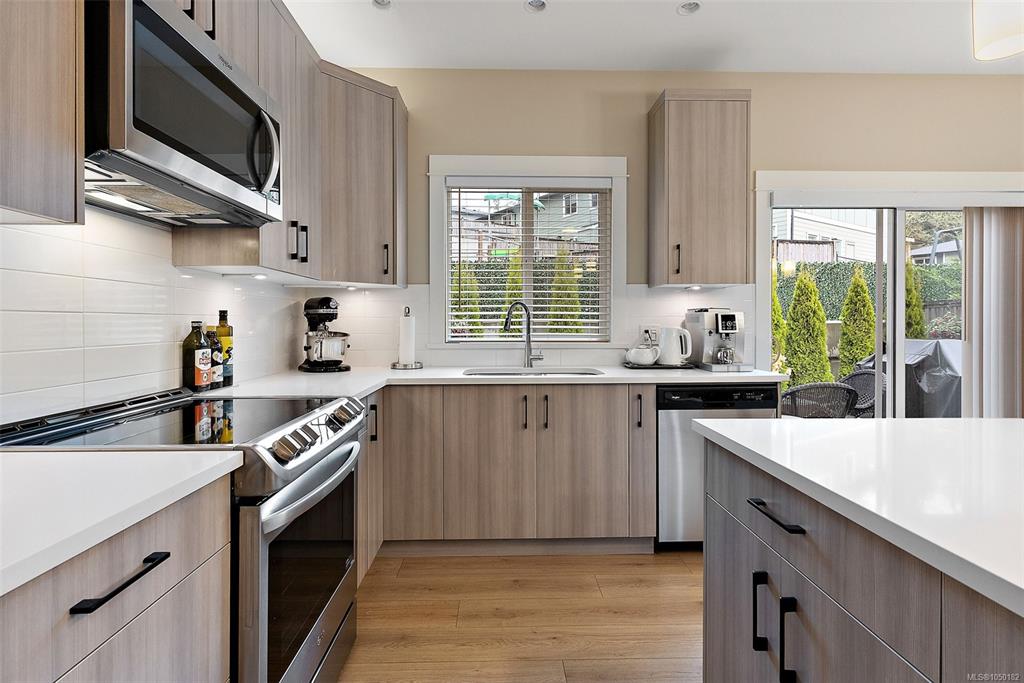 Fourth View of 8 West Park Pl, West Park at Thetis Lake, View Royal, BC, V9B 3R9