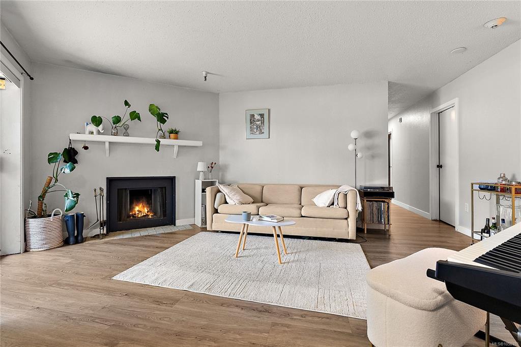 71 Gorge Rd W, 1050188, BC,
