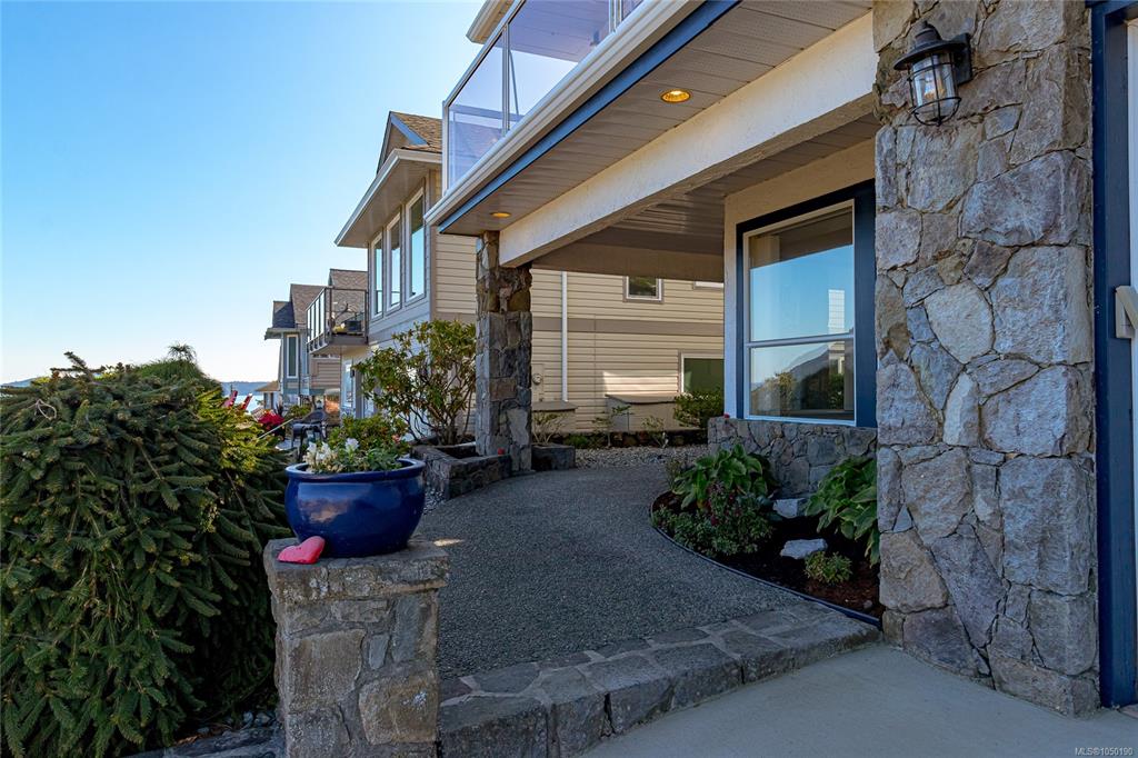 Fifth View of 548 Marine View, Arbutus Ridge, Cobble Hill, BC, V8H 0K8